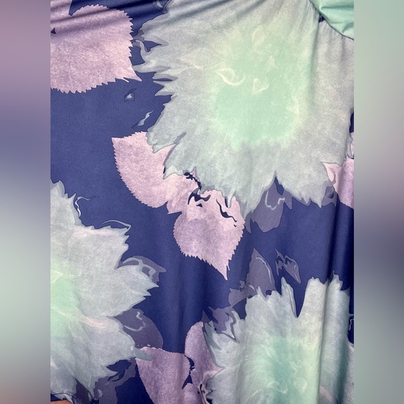 La Vie en Rose Buttery soft Abstract printed nightgown with Lace detail in back. - Picture 4 of 5